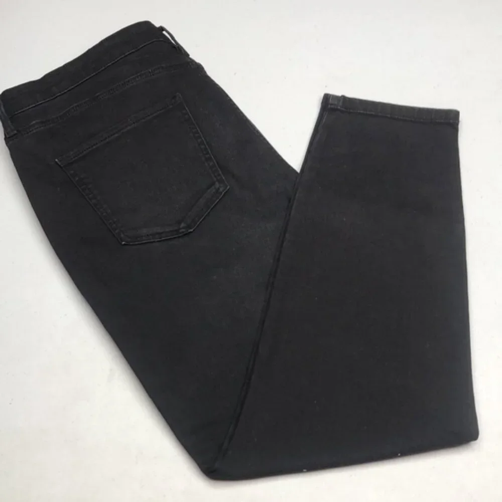 LIKE NEW R JEANS THE SUPER HIGH-RISE CROP BLACK JEANS 18/34x26 ⭐️